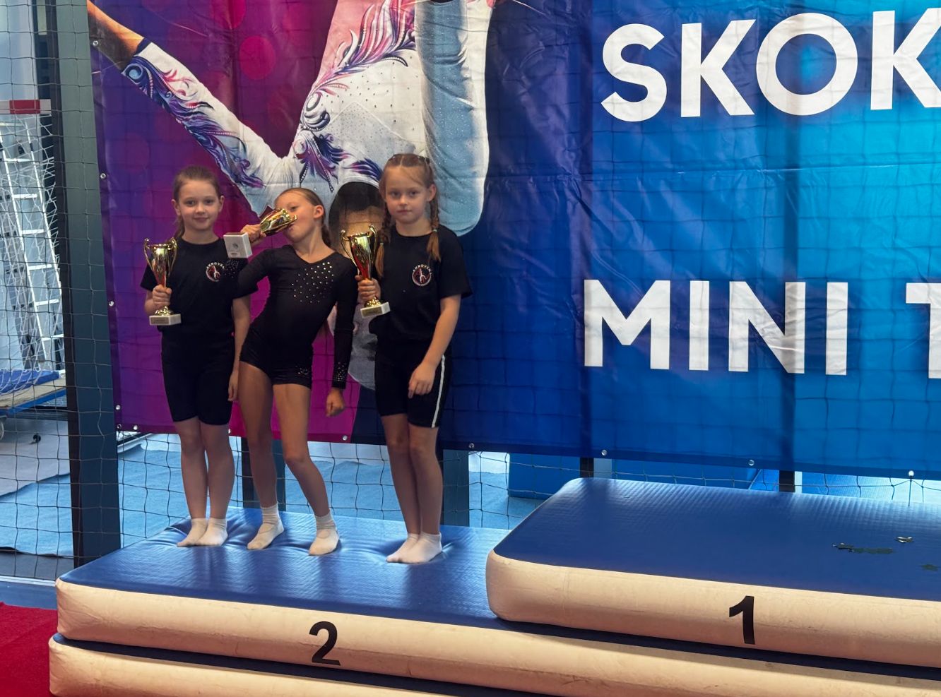 Podium w skokach na mini trampolinie